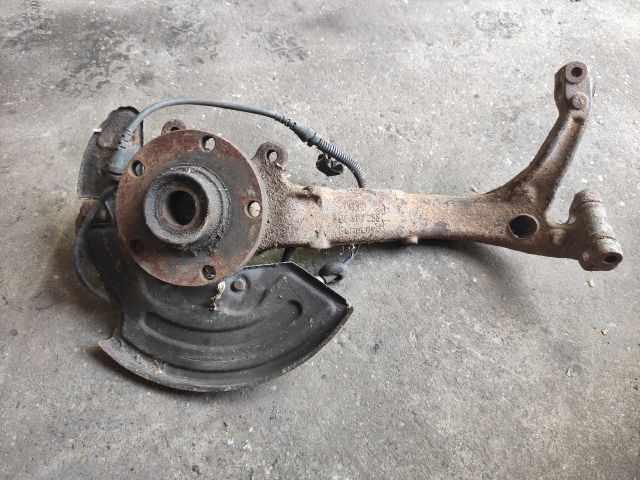 bontott VW PASSAT B5 Jobb első Csonkállvány Kerékaggyal