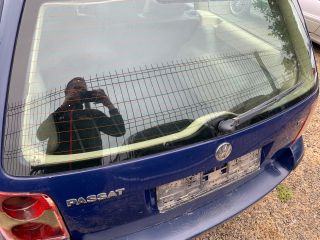 bontott VW PASSAT B5 Jobb első Dobbetét (Kerékjárati, Műanyag)