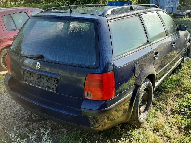 bontott VW PASSAT B5 Jobb első Gumikéder