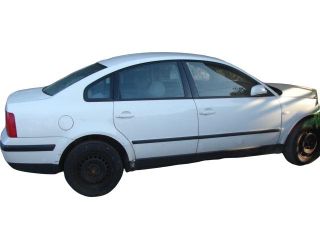 bontott VW PASSAT B5 Jobb első Külső Kilincsfészek