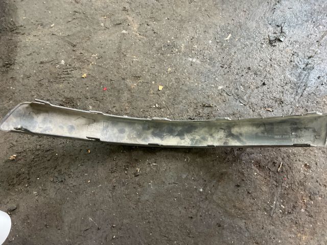 bontott VW PASSAT B5 Jobb első Lökhárító Díszléc