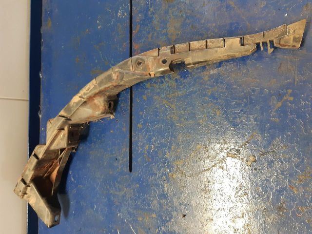 bontott VW PASSAT B5 Jobb első Lökhárító Tartó (Műanyag)