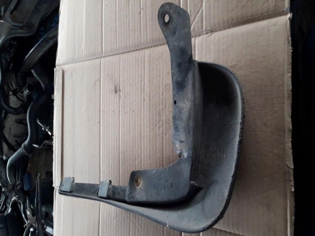 bontott VW PASSAT B5 Jobb első Sárvédő Gumi