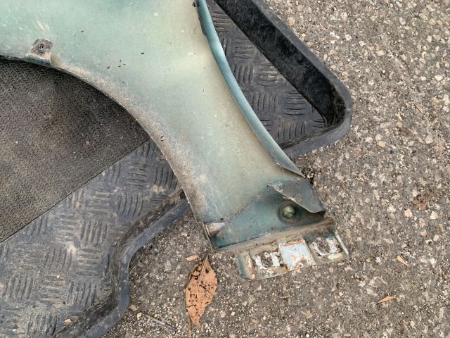 bontott VW PASSAT B5 Jobb első Sárvédő