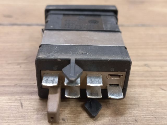 bontott VW PASSAT B5 Jobb első Ülésfűtés Kapcsoló