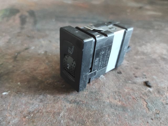 bontott VW PASSAT B5 Jobb első Ülésfűtés Kapcsoló