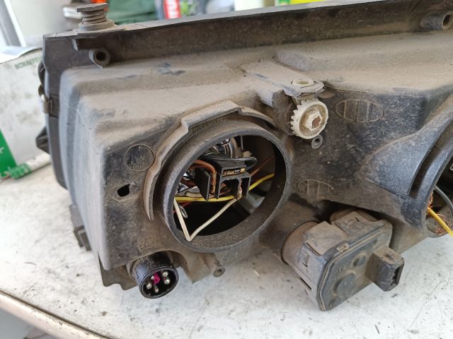 bontott VW PASSAT B5 Jobb Fényszóró