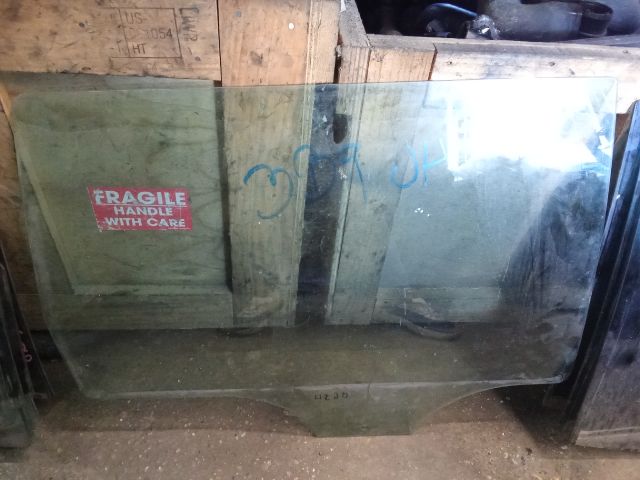 bontott VW PASSAT B5 Jobb hátsó Ablak