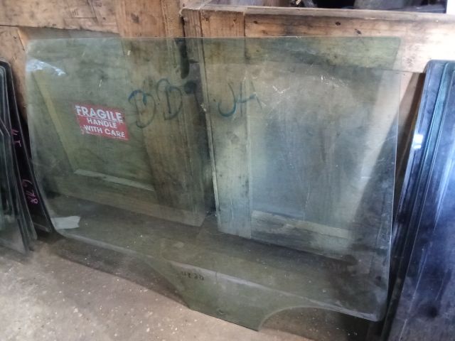 bontott VW PASSAT B5 Jobb hátsó Ablak