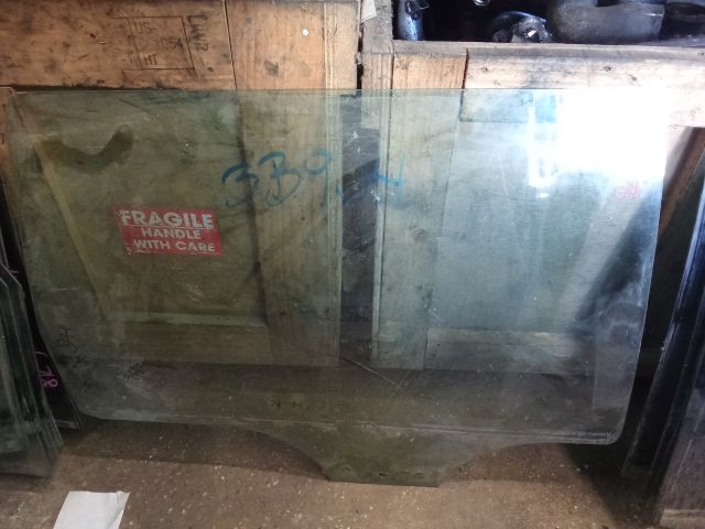 bontott VW PASSAT B5 Jobb hátsó Ablak