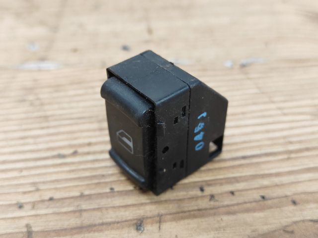 bontott VW PASSAT B5 Jobb hátsó Ablakemelő Kapcsoló