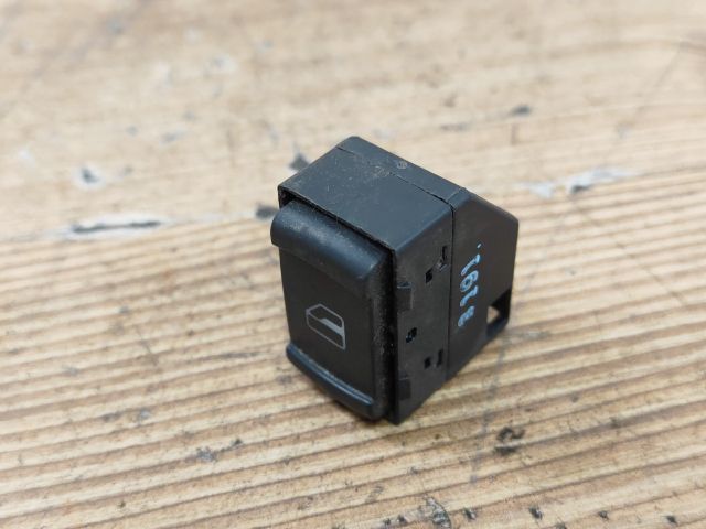 bontott VW PASSAT B5 Jobb hátsó Ablakemelő Kapcsoló