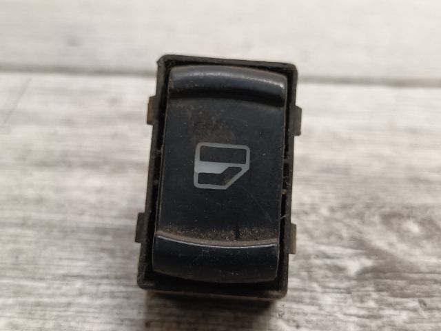 bontott VW PASSAT B5 Jobb hátsó Ablakemelő Kapcsoló