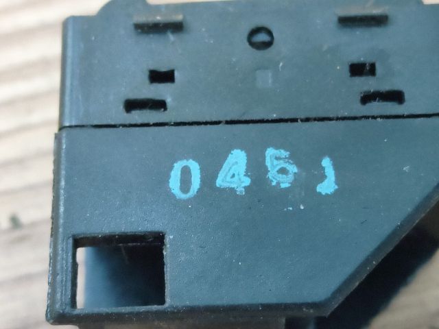 bontott VW PASSAT B5 Jobb hátsó Ablakemelő Kapcsoló