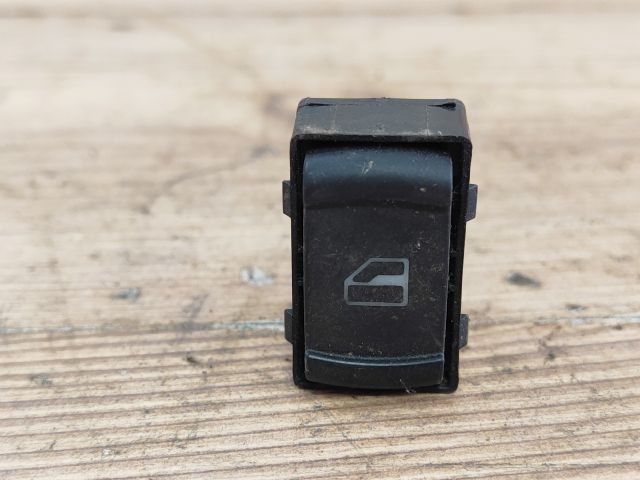 bontott VW PASSAT B5 Jobb hátsó Ablakemelő Kapcsoló