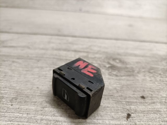 bontott VW PASSAT B5 Jobb hátsó Ablakemelő Kapcsoló