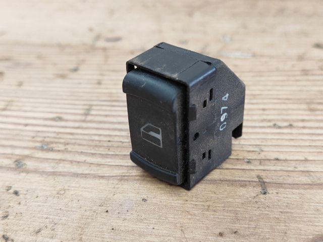 bontott VW PASSAT B5 Jobb hátsó Ablakemelő Kapcsoló