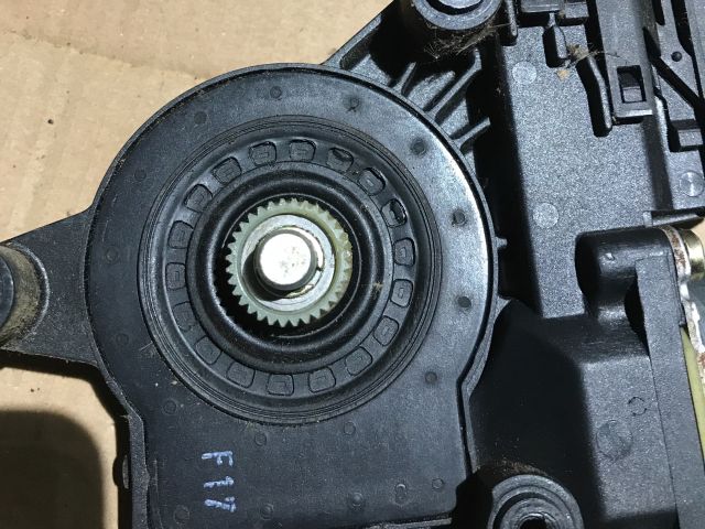 bontott VW PASSAT B5 Jobb hátsó Ablakemelő Motor