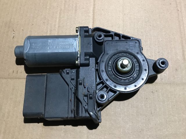 bontott VW PASSAT B5 Jobb hátsó Ablakemelő Motor