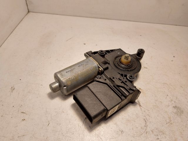 bontott VW PASSAT B5 Jobb hátsó Ablakemelő Motor