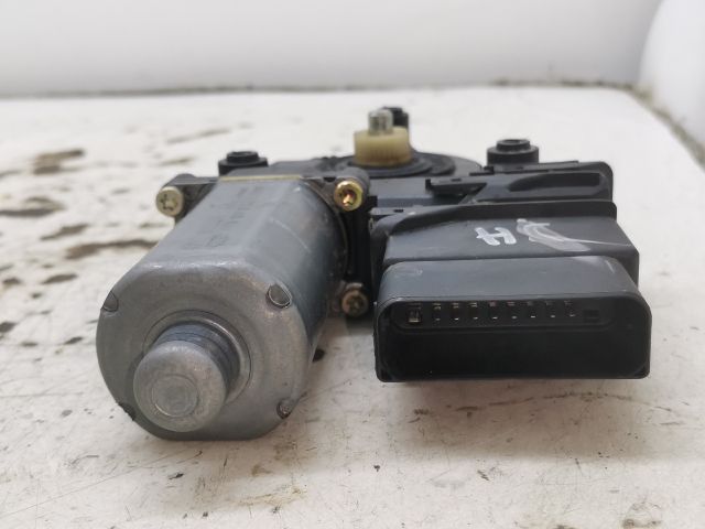 bontott VW PASSAT B5 Jobb hátsó Ablakemelő Motor