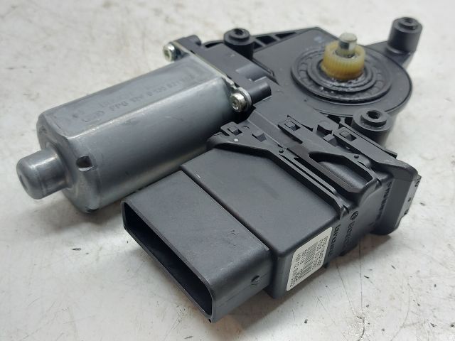 bontott VW PASSAT B5 Jobb hátsó Ablakemelő Motor