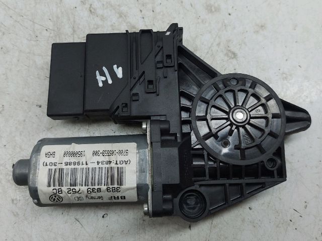 bontott VW PASSAT B5 Jobb hátsó Ablakemelő Motor
