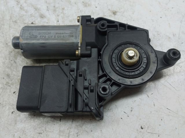 bontott VW PASSAT B5 Jobb hátsó Ablakemelő Motor