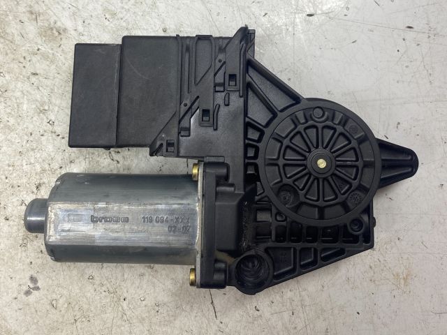 bontott VW PASSAT B5 Jobb hátsó Ablakemelő Motor