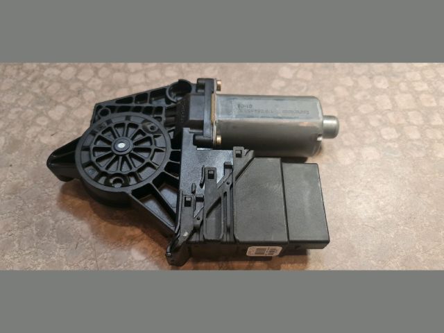 bontott VW PASSAT B5 Jobb hátsó Ablakemelő Motor