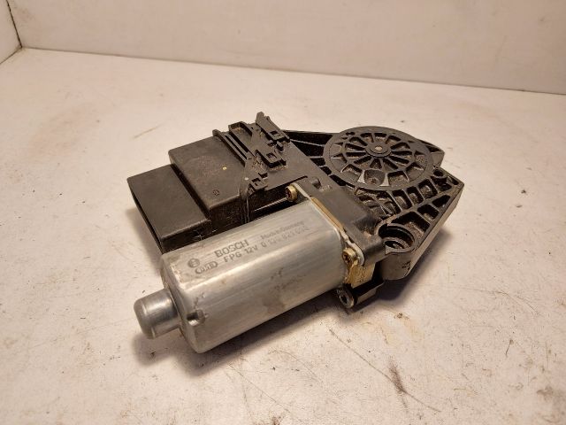 bontott VW PASSAT B5 Jobb hátsó Ablakemelő Motor