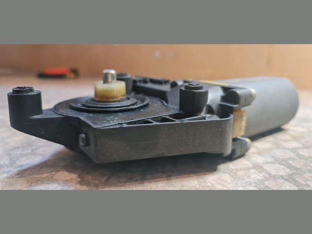 bontott VW PASSAT B5 Jobb hátsó Ablakemelő Motor