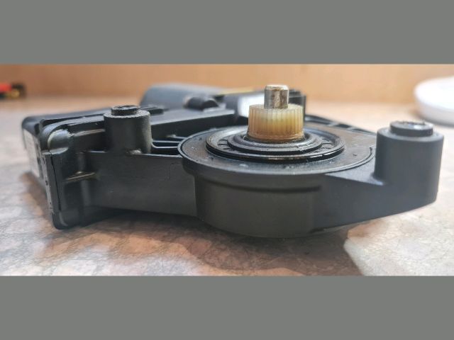 bontott VW PASSAT B5 Jobb hátsó Ablakemelő Motor