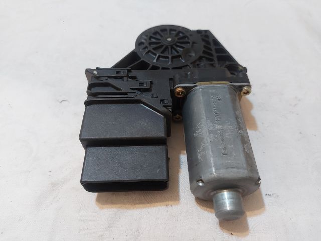 bontott VW PASSAT B5 Jobb hátsó Ablakemelő Motor