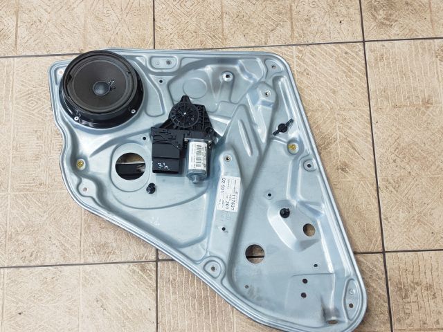 bontott VW PASSAT B5 Jobb hátsó Ablakemelő Szerkezet (Elektromos)