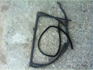 bontott VW PASSAT B5 Jobb hátsó Ablakvezető Gumi