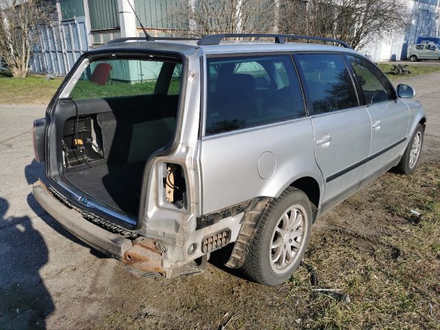 bontott VW PASSAT B5 Jobb hátsó Ajtó (Részeivel)