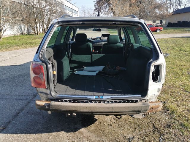 bontott VW PASSAT B5 Jobb hátsó Ajtó (Részeivel)