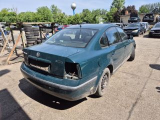 bontott VW PASSAT B5 Jobb hátsó Ajtó (Részeivel)