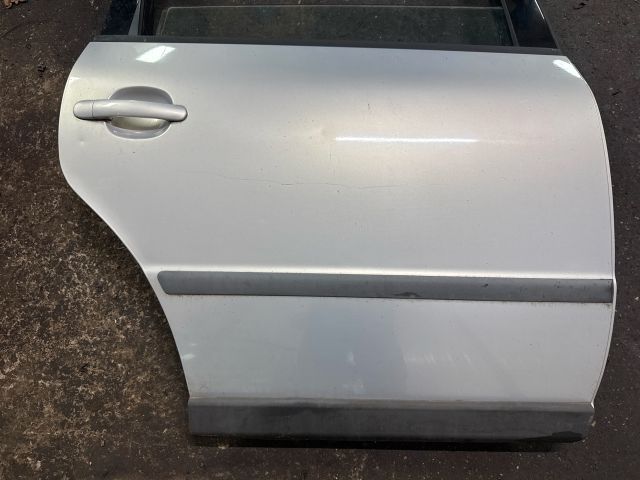 bontott VW PASSAT B5 Jobb hátsó Ajtó (Üres lemez)