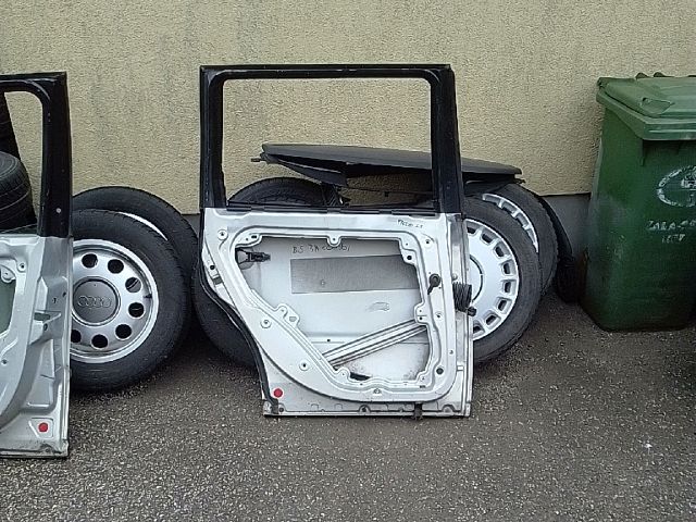 bontott VW PASSAT B5 Jobb hátsó Ajtó (Üres lemez)
