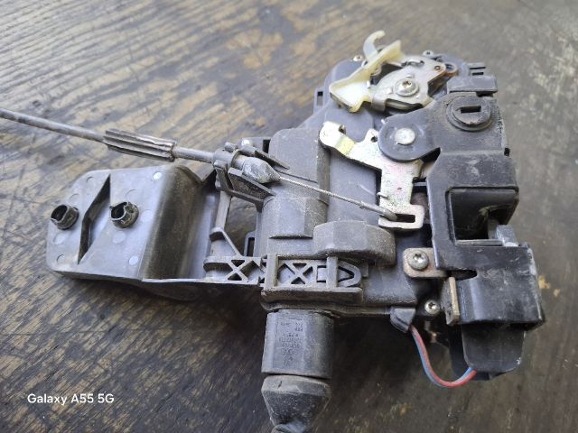 bontott VW PASSAT B5 Jobb hátsó Ajtózár