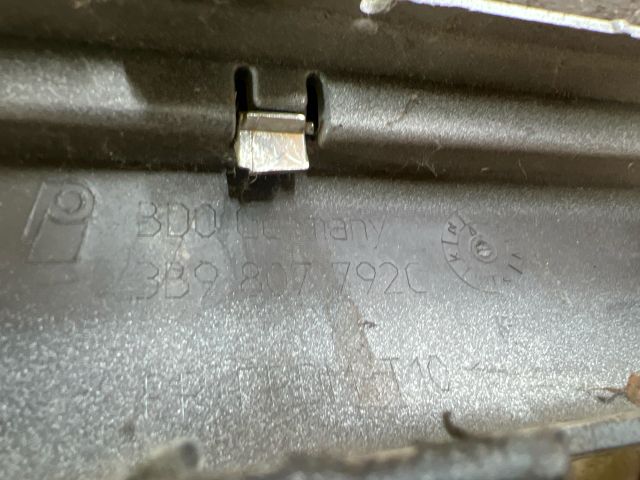 bontott VW PASSAT B5 Jobb hátsó Lökhárító Díszléc