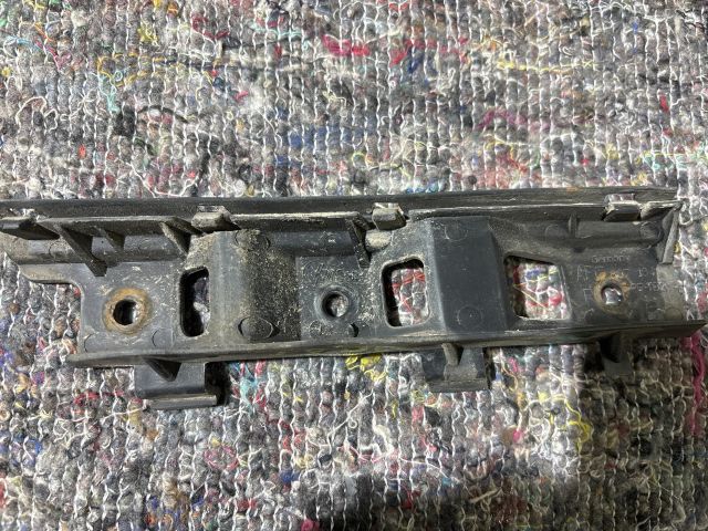 bontott VW PASSAT B5 Jobb hátsó Oldal Lökhárító Tartó (Műanyag)