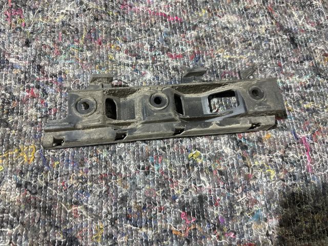 bontott VW PASSAT B5 Jobb hátsó Oldal Lökhárító Tartó (Műanyag)