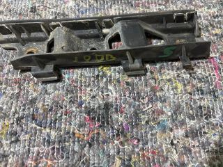 bontott VW PASSAT B5 Jobb hátsó Oldal Lökhárító Tartó (Műanyag)