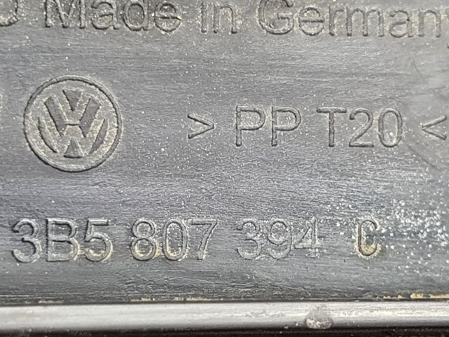 bontott VW PASSAT B5 Jobb hátsó Oldal Lökhárító Tartó (Műanyag)