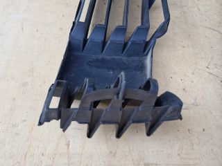 bontott VW PASSAT B5 Jobb Ködlámpa Rács