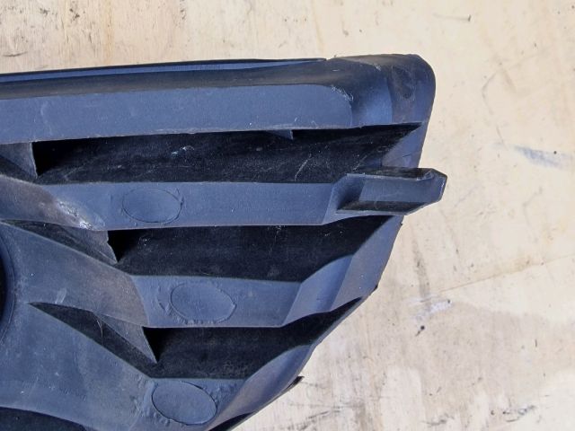 bontott VW PASSAT B5 Jobb Ködlámpa Rács