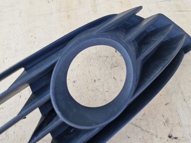 bontott VW PASSAT B5 Jobb Ködlámpa Rács